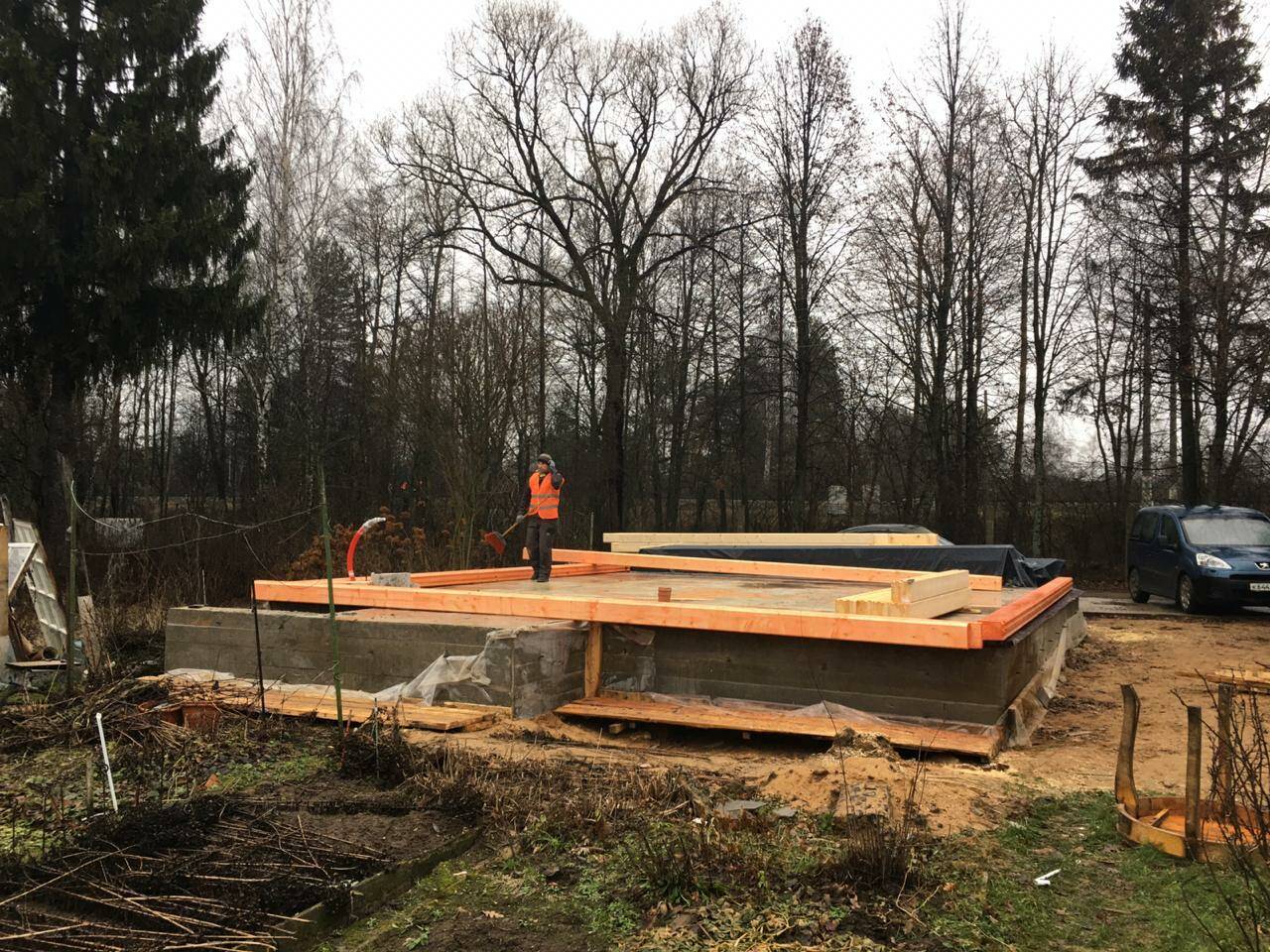 Начинаем строительство дома 7х7 из клееного архангельского бруса в Московской области, Одинцовском районе, д. Кубинка